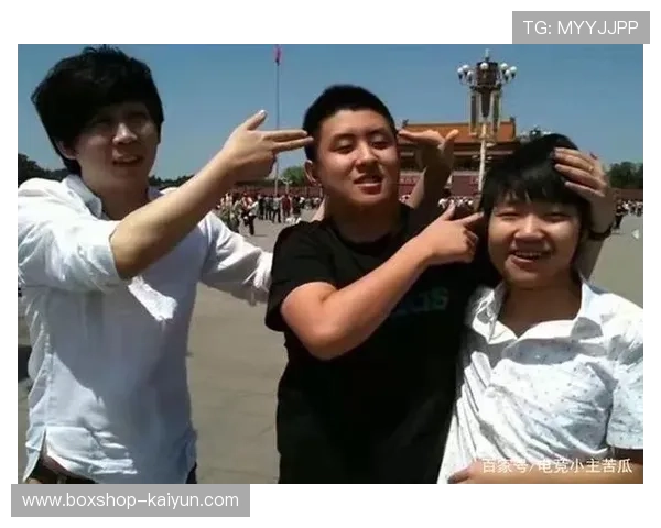 AG选手宠儿FMVP颁奖瞬间，CFS冠军奖杯映照中国红